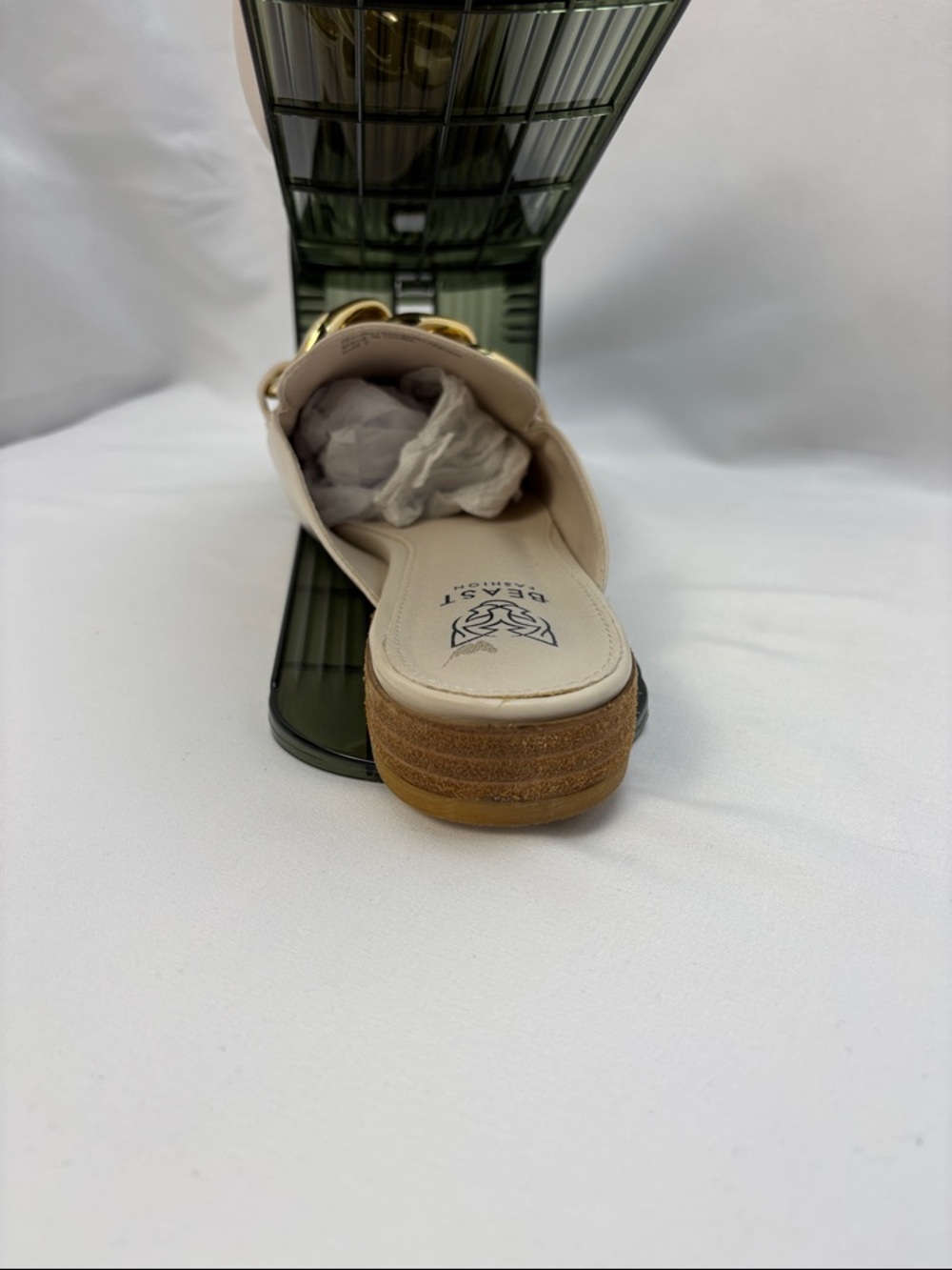 Beast Fashion Women’s Sz9 Cream Leather Slip-On Mules with Gold Chain Accent#298 - Picture 6 of 12